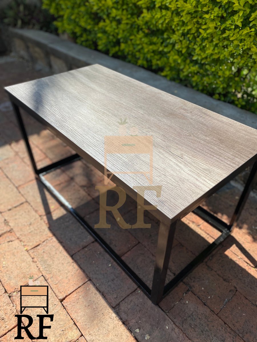 RusticFurnisher's tweet photo. The rustic 80*40*40cm coffee table is the perfect addition to your living room, bedroom or office especially when pressed for space. π DM to order this readily available piece. Follow this link to view our catalog: https://t.co/7Yuh1sy16Q #Rustic #rustichome #rusticinterior https://t.co/oScuxupGan
