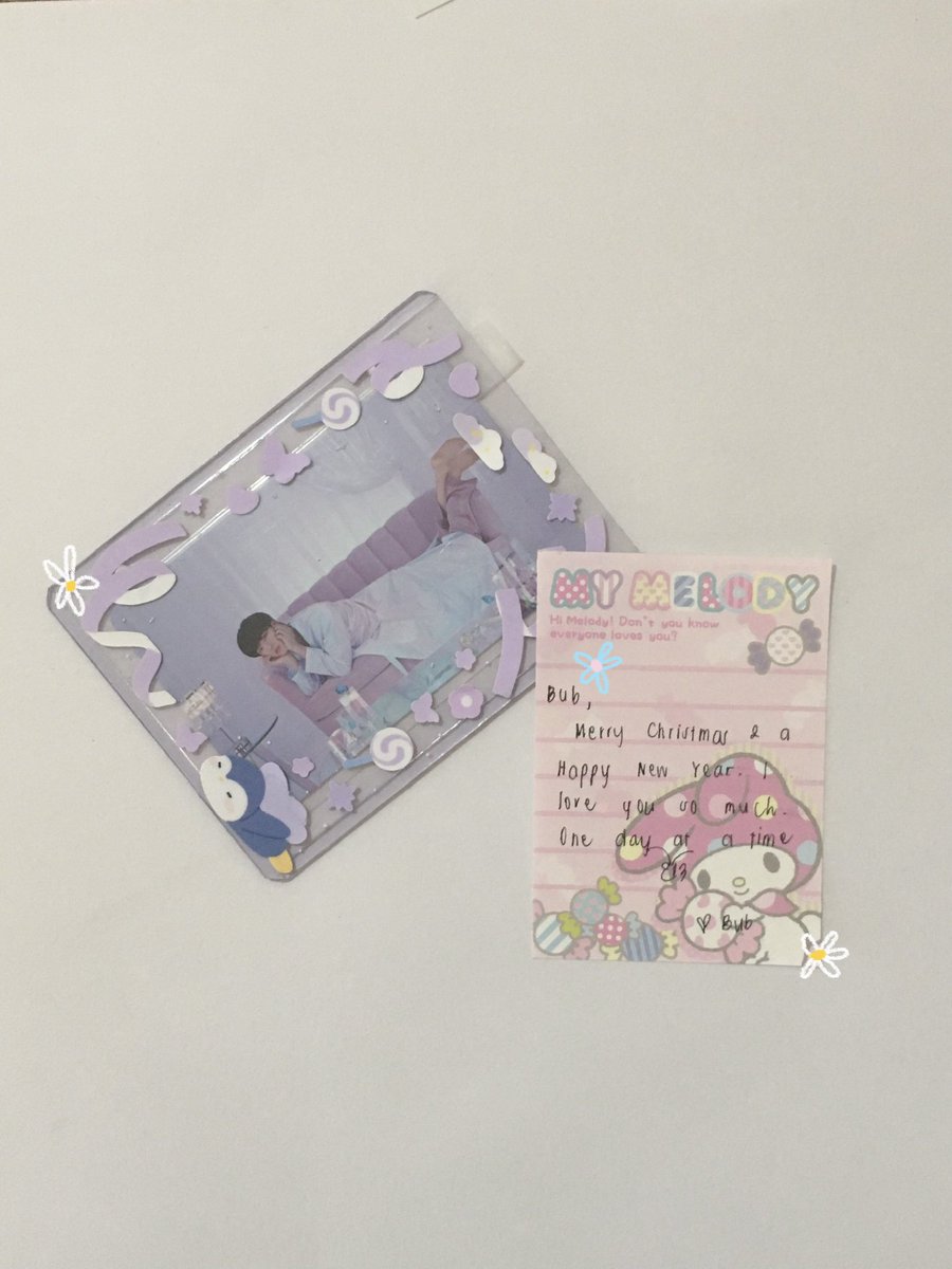 daisyooncart's tweet photo. ๑ #daisyoonmails ๑ #unboxtheunarthurdox ๑
— toploaders ✿
"im so happy aaa! i bought toploaders lang pero andaming laman aaaaa >< tas super cute pa ng packaging so much ang saya iopen!! aaa thank u so much, @unarthurdox! i love u and i miss u! ♡༄" https://t.co/8kTOJAAQot