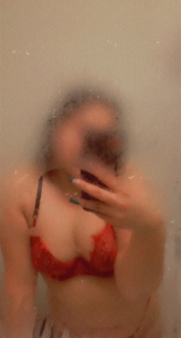 Birthday Lingerie 😉❤️ https://t.co/7RKabMORL3