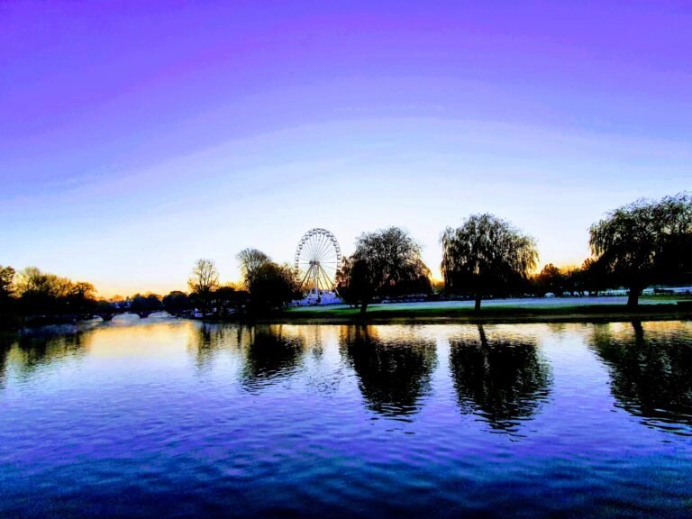 RJonTourUK's tweet photo. Stratford-upon-Avon is a fantastic place for a holiday or day trip. There are some great options for things to see and do in the town. As a bonus its also pretty #dogfriendly too.

https://t.co/qWFxCR4sYg #suahour #TravelTuesday https://t.co/9Jc8W1aosl