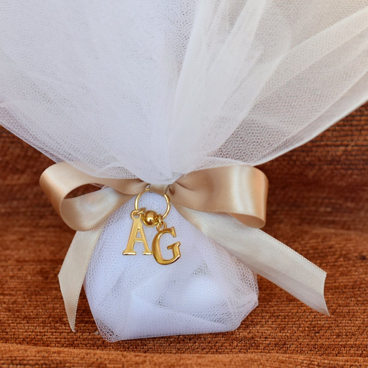 TrendyHandicraf's tweet photo. Excited to share the latest addition to my #etsy shop: 10 pcs, Wedding favors Bomboniera with Initial letters and 5 jordan almonds, https://t.co/MQKlIrlvZx #white #wedding #classic #weddingfavors #weddingbomboniera #initialwedding #forguests #weddingpartyfavors #partyf https://t.co/JtXALRZLvb