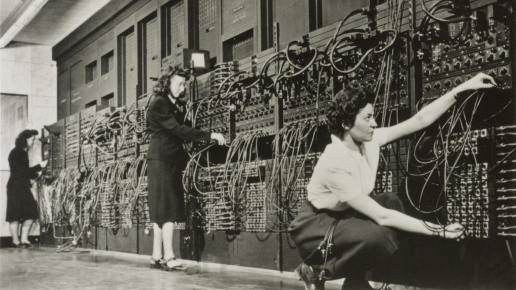 SecuRT_Montbe's tweet photo. Le premier ordinateur mécanique s’appelait ENIAC.

Il occupait 167 mètres carrés et pesait 27 tonnes. Rien qui ne rentre pas dans votre salon. https://t.co/oMbrtz5mAf