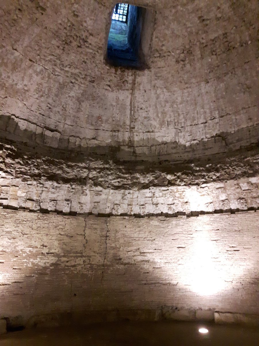 JPaul33267538's tweet photo. Per #Approfondire Ho integrato il post sul Mausoleo di Monte del Grano con materiale da Facebook e Youtube riguardante il cosiddetto Sarcofago di Alessandro Severo e Giulia Mamea. Buona lettura 🧐😀https://t.co/4aks9yMDa9 https://t.co/V4dhTI6tIR
