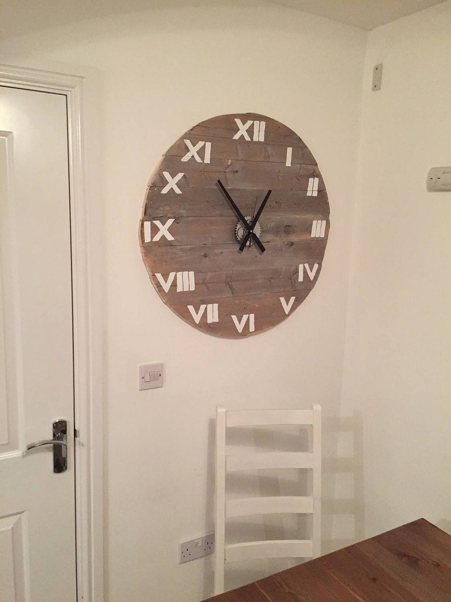 john_lumberjack's tweet image. Sleek sellouts! 🤓. Order Clock Wall Vintage, Large 77cm / 30.3 inch Diameter with White Roman Numerals in Barnwood at £149.99 from tinyurl.com/y523n7hg #SeikoWallClock #VintageWallClock