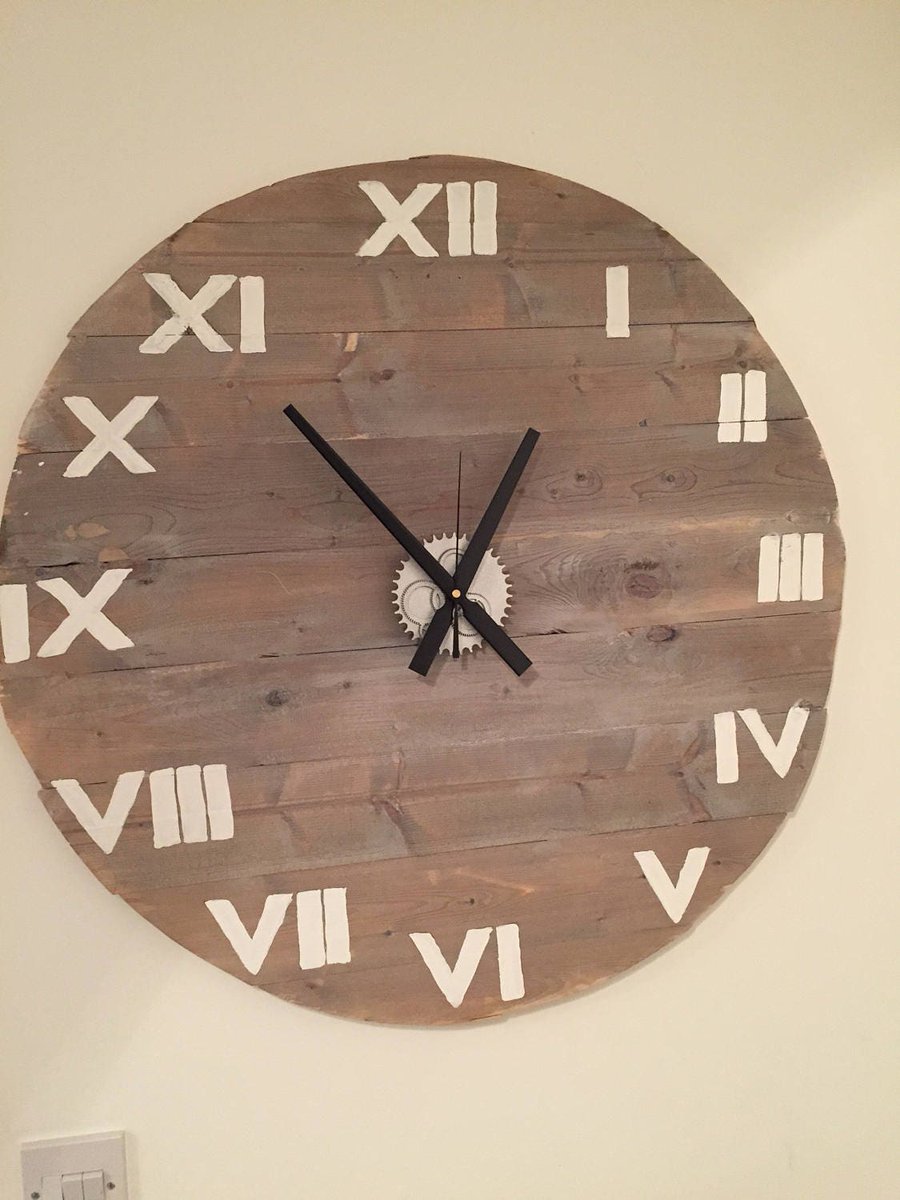 john_lumberjack's tweet image. Sleek sellouts! 🤓. Order Clock Wall Vintage, Large 77cm / 30.3 inch Diameter with White Roman Numerals in Barnwood at £149.99 from tinyurl.com/y523n7hg #SeikoWallClock #VintageWallClock