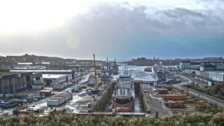 MalvinasData's tweet photo. 📷 Bastante concurridos el dique seco y los apostaderos del quai du Moros en el puerto de Concarneau,en Finistère 🇫🇷 
#OPV87 #P54 #ARACordero https://t.co/z1f6angO8y