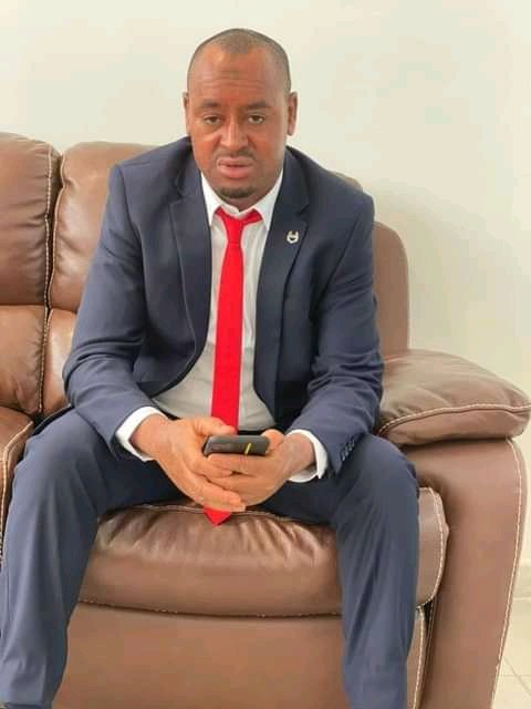 Mamadou88924108's tweet photo. Toutes mes félicitations pour t'a nomination.
Bonne chance et soyez ( ton équipe et toi) à la hauteur des attentes du peuple.
@bournombo 
@Dimiola_soloman 
@kalilLeGeneral https://t.co/d9nZnm97TG