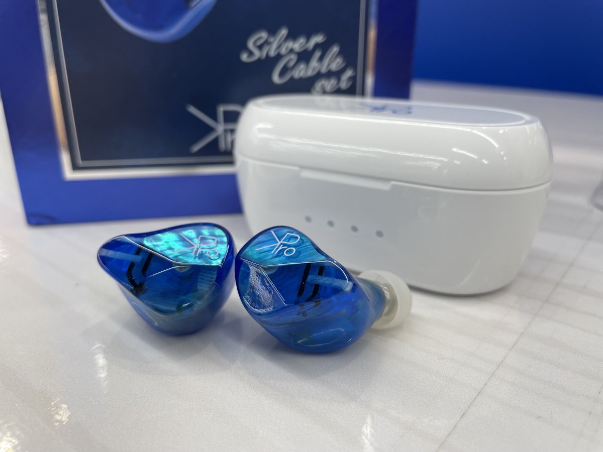 sofmap_akiba5's tweet photo. #ワイヤレスイヤホン　＃KPro01

🔹小岩井ことりモデル  ワイヤレスイヤホン🔹
￥15,378

✅質量:75g
✅有線/無線切り替え可能タイプ https://t.co/xUVaLPpgOP