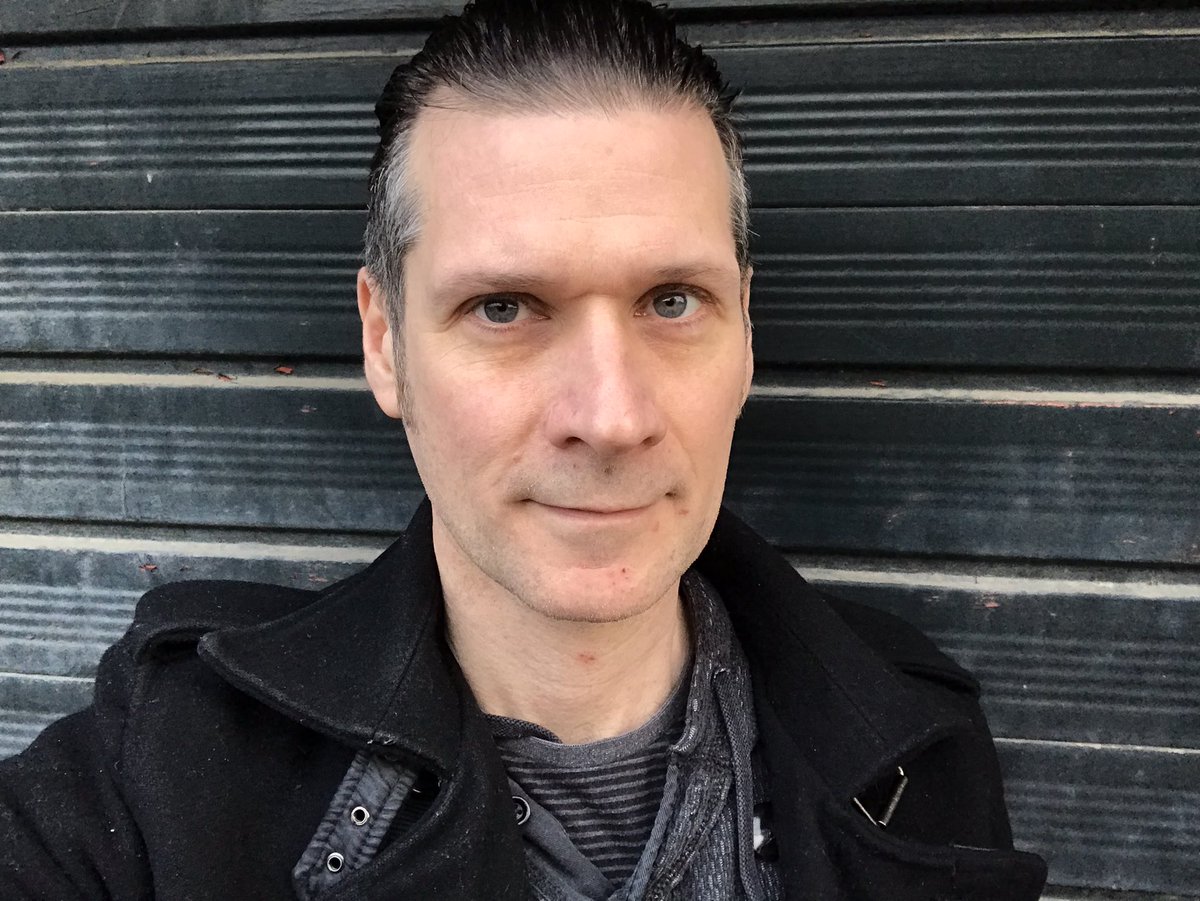 martindkennedy's tweet photo. Still mastering my new cut throat razor 🤘🏻🎸

#newrazor #cutthroat #xmasgift #bleeding https://t.co/QtL3L5LMg5