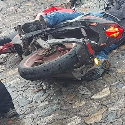 MarioCero17's tweet photo. #Urgente

Ataque armado en el barrio Las Flores, Gualán, Zacapa. Motorista asesinado y otra persona herida, bomberos voluntarios atendieron emergencia, tome sus precauciones al conducir, autoridades en el lugar, esto sucedió en el sector de los bares. https://t.co/8f9mwwzli0