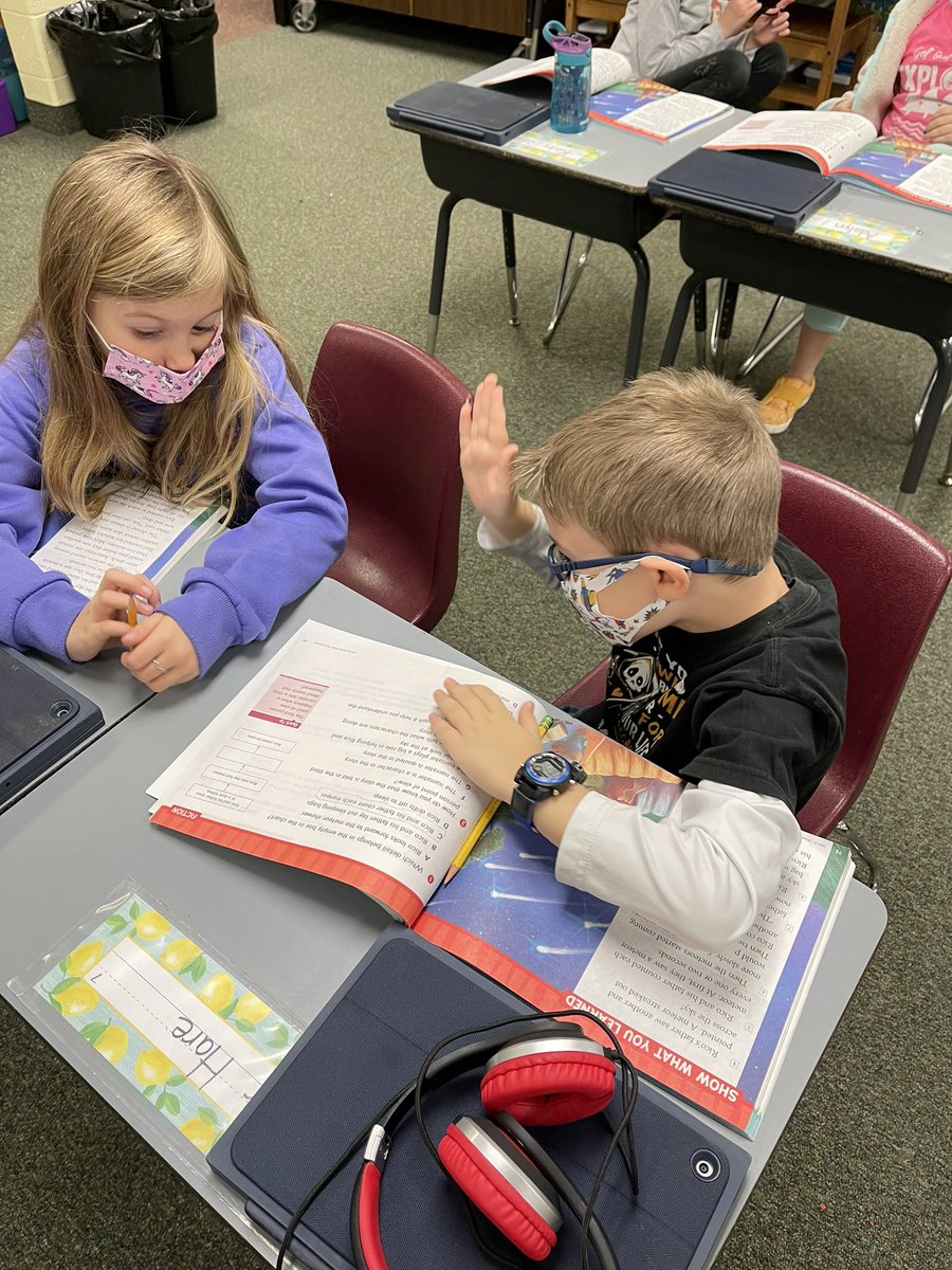 jlthompson26's tweet photo. The best text discussion questions are the ones asked by students! Loved the enthusiasm of these 2nds as we turned and talked to discuss a peer generated question!! #HarrisHappenings #studentsleadtheway https://t.co/KFGx2YVsnc