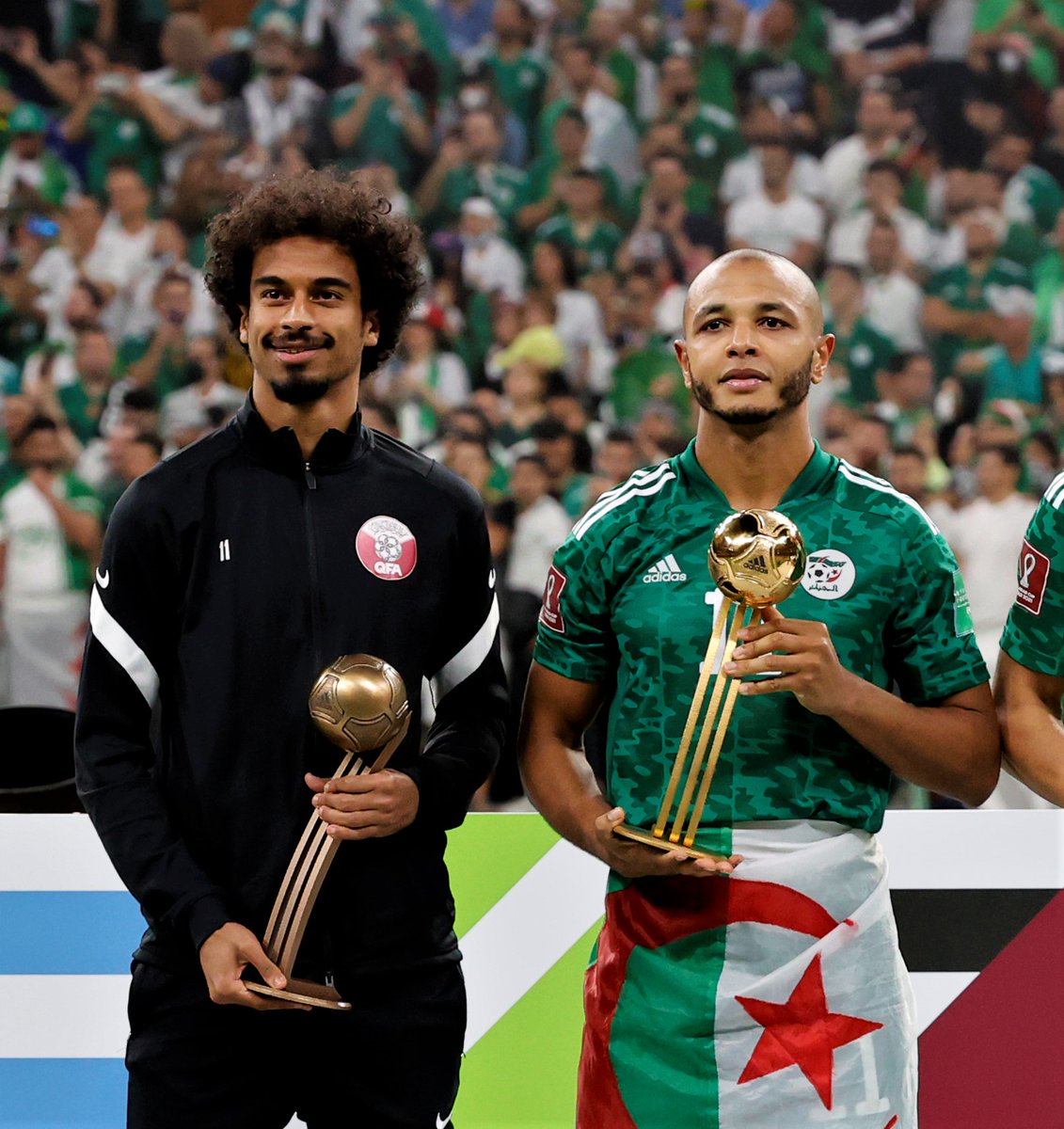 beINSPORTSNews's tweet photo. 🚨 منتخب الجزائر 🇩🇿 في صدارة ترتيب المنتخبات صاحبة أعلى متوسط مشاهدين للمباراة الواحدة بــ23.7 مليون مشاهد
2 - منتخب مصر 🇪🇬 بمتوسط 22.2 مليون مشاهد 
3 - منتخب تونس 🇹🇳 بمتوسط 17.7 مليون مشاهد
4 - منتخب المغرب 🇲🇦 بمتوسط 14.2 مليون مشاهد 
5 - منتخب قطر 🇶🇦 بمتوسط 13.4 مليون مشاهد https://t.co/2SDL8wL6fz