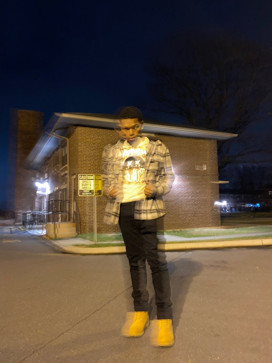 ToSolid_'s tweet photo. And that dirt that they threw on my name, turned to soil and I grew up out it💯 https://t.co/XZXNApRSkt