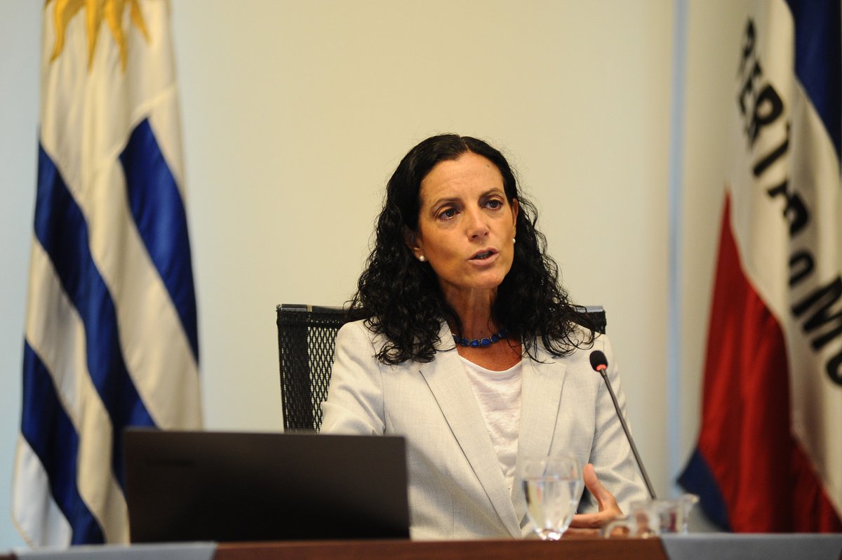 Ministra Azucena Arbeleche es distinguida como la Ministra de Finanzas del Año en las Américas por la revista The Banker 
▶️bit.ly/3t0MAZI