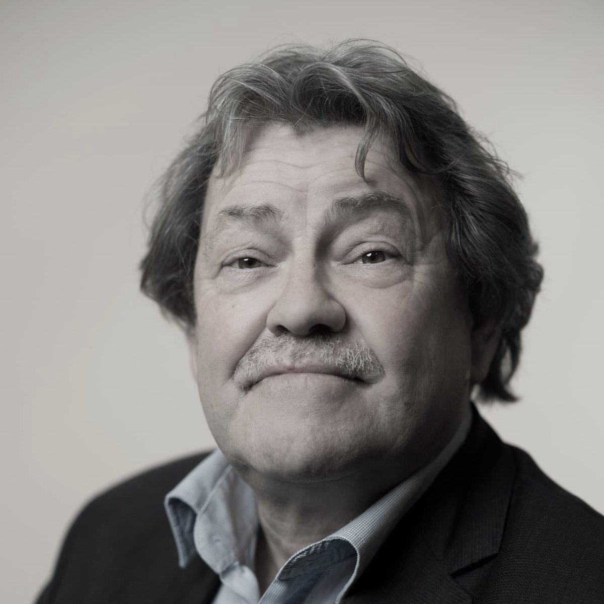 Vorige week is Peter Cuyvers (1955-2021) plotseling overleden.

Peter was als fellow aan het WI verbonden en zat altijd vol creativiteit en ideeën. We gedenken hem als een betrokken, vriendelijke en enthousiaste collega.

Het In Memoriam is te lezen op: bit.ly/3HqJWAy