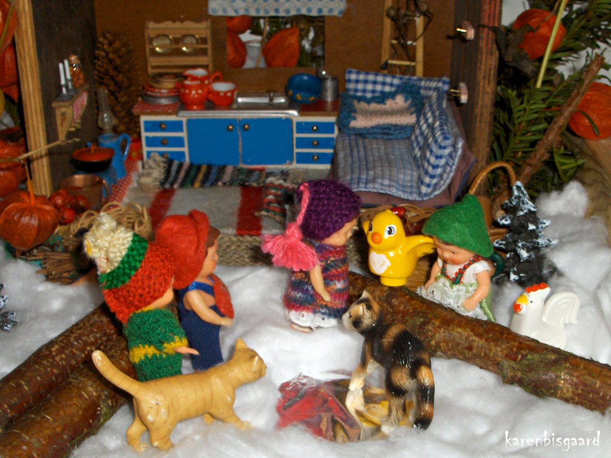 KarenBisgaard1's tweet photo. https://t.co/5GmPJx8xHE
#forestgnomes #fantasy #aridolls #tales #fairytale #dolldisplay #dollhouse https://t.co/u3OMPjGmUA