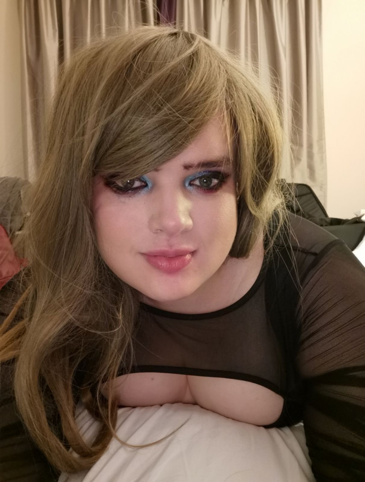 exposed sissy whore  / X