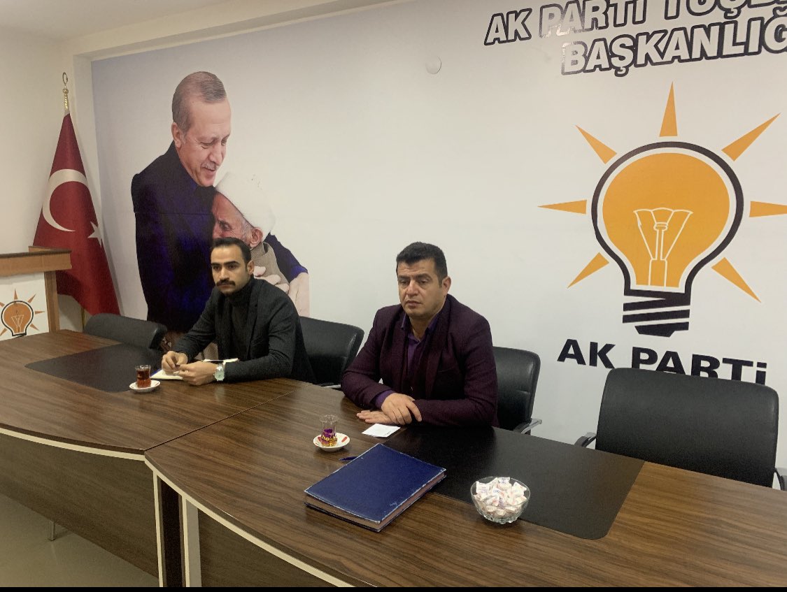 vanaktusba's tweet photo. İlçe Başkanımız @MnuriBasdinc beyefendinin riyasetinde,haftalık olağan yürütme/yönetim kurulu toplantımızı gerçekleştirdik.

Toplantımız hayırlara vesile olsun.
@K_Turkmenoglu_V @AK_PartiVan 
@erkankandemir @agral_abdullah @sinbasak @ylmzarslan_y @Akparti 
@avhamzadag @RTErdogan https://t.co/Ux8qyb1NSI