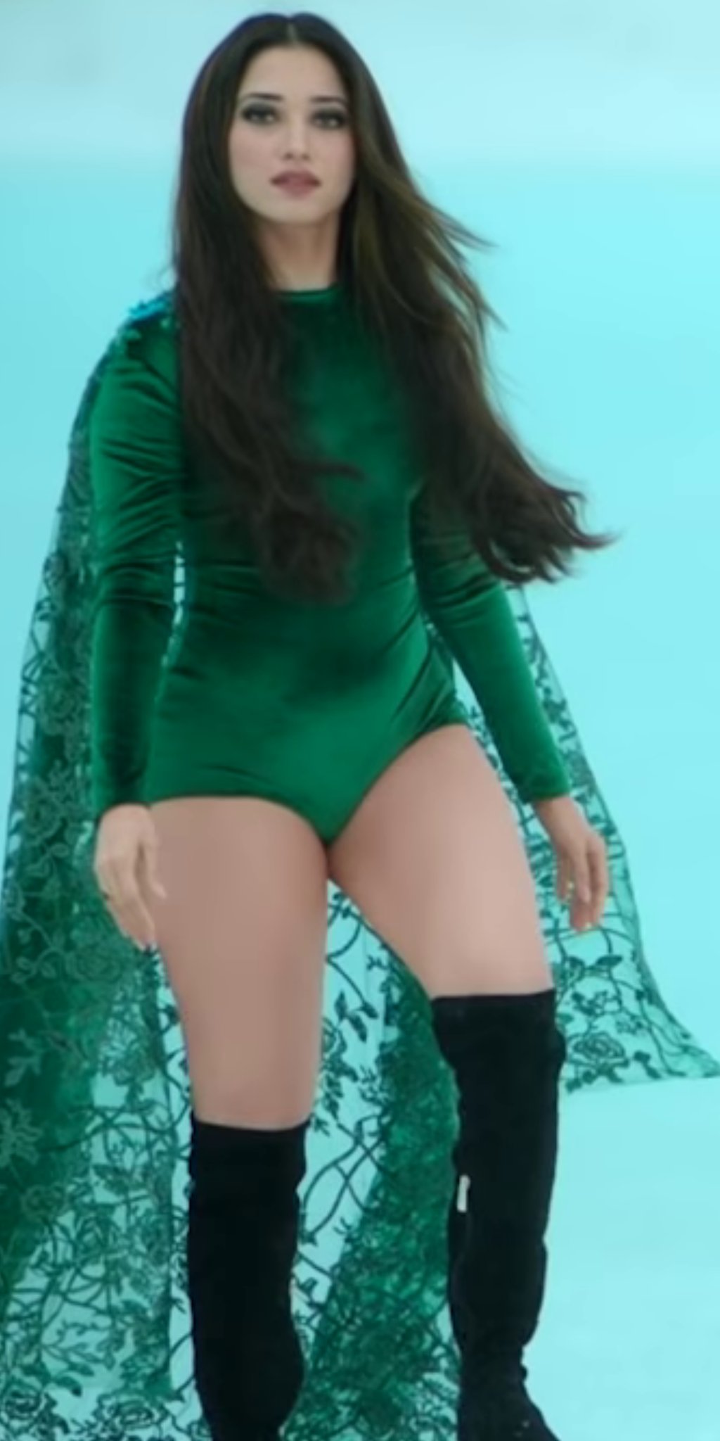 FIQFc6-UcAMNn81?format=jpg&name=large