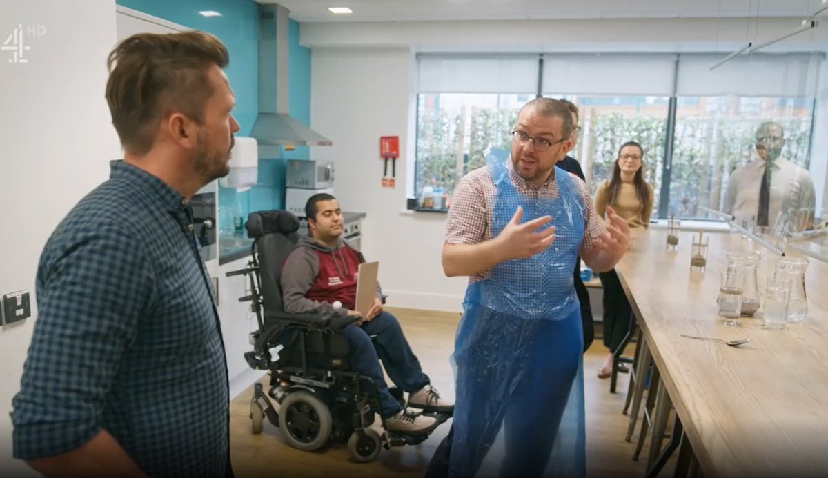 AstonPress's tweet photo. 📺| Did you catch @DrDuaneRD on @Channel4 this week?
🧆 𝗙𝗼𝗼𝗱 𝗨𝗻𝘄𝗿𝗮𝗽𝗽𝗲𝗱'𝘀 𝗛𝗲𝗮𝗹𝘁𝗵𝘆 𝗡𝗲𝘄 𝗬𝗲𝗮𝗿
🔬 The team dig deep into food hacks and science secrets for health and well-being for 2022
🎞️👉https://t.co/nex5TPngFu
Full episode👉https://t.co/5htYB9MgAx https://t.co/fTxCPs8TR7