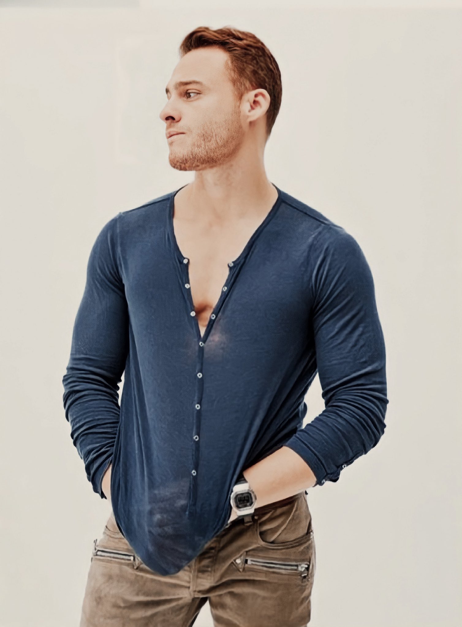 Kerem Bürsin Spanish Account on Twitter: "Nueva fotografía no vista de Kerem para la de que realizó en 2018 junto a Ibrahim Çelikkol en la revista BeMan. 📸 Firat