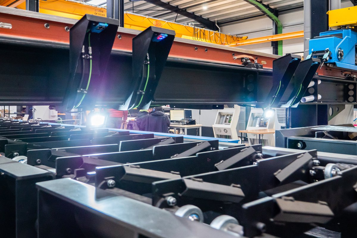 TecoiOfficial's tweet photo. Empieza el año con lo mejor del corte por plasma: #MULTY TWIN de #TECOI, máxima velocidad y precisión en todos los procesos. Este modelo instalado en México incorpora tecnología #MAGTEC para satisfacer las demandas de uno de los fabricantes de chasis más importantes de América. https://t.co/q0OhsbIvFb