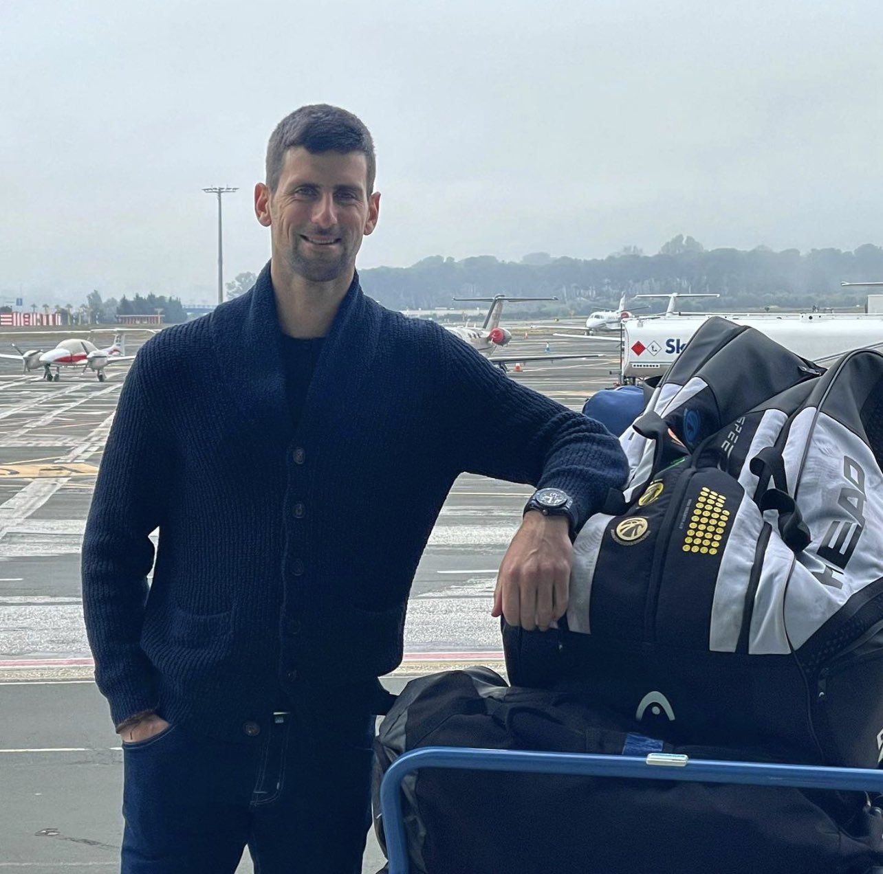 Novak Djokovic on Twitter: "Happy New Year! Wishing you all health, love  &amp; joy in every moment &amp; may you feel love &amp; respect towards all  beings on this wonderful planet. I've