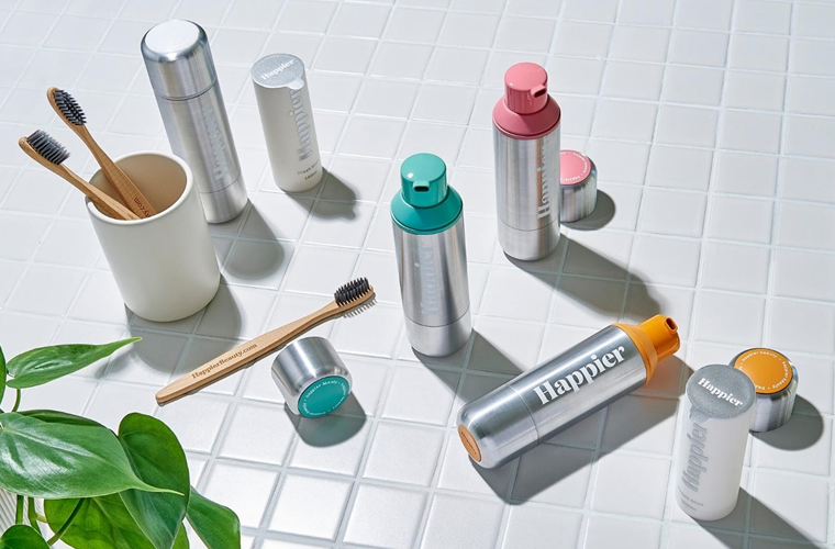 news_packaging's tweet photo. WORLD’S FIRST REFILLABLE TOOTHPASTE DISPENSER IN DEVELOPMENT @HappierBeauty
https://t.co/CG4xkPt5Yd
#cosmeticpackaging #biobasedmaterials #recycledpackaging #sustainability #plasticwaste #toothpaste #circulareconomy https://t.co/EXYJXXa6pF