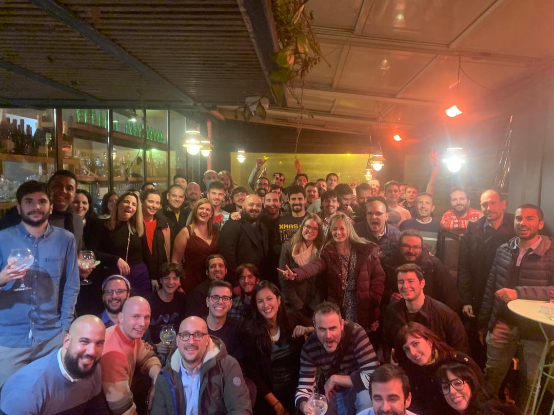 NewWork_es's tweet image. Team pictures 📸 Our Barcelona and Valencia teams are ready for this new year! We hope you are too! 😎

#newwork #newwork_vlc #forabetterworkinglife