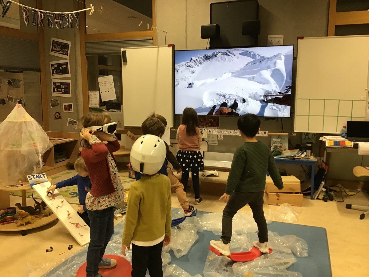 “This one has one ski”
“That’s a snowboard” 
Now the children have decided it’s their turn to try snowboarding. 

We’ve been practicing balancing outside so collected the balance boards to snowboard along with @GoPro footage. 

Bubble wrap added for snow and cushioning! 

#EYFS