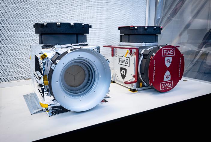 NASA_photo_bot's tweet photo. Faraday Cups Up Close https://t.co/Dp0Bzgazle https://t.co/CW8d0pm2YQ