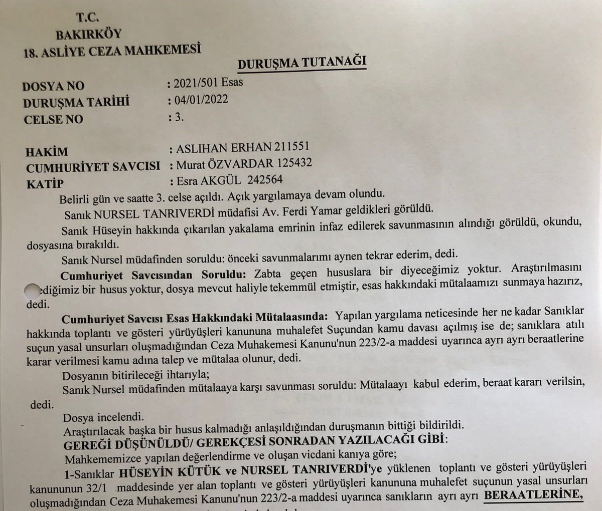 Sayısını artık tam olarak  bilemediğim bir beraat daha aldım. Beni 'işimizi geri alacağız' dediğim  için cezalandırmaya ve bundan alıkoymaya çalışanlara... @adalet_bakanlik ev hapsi kararını kaldırın! 
#SuçluDeğilDirenişçiyiz