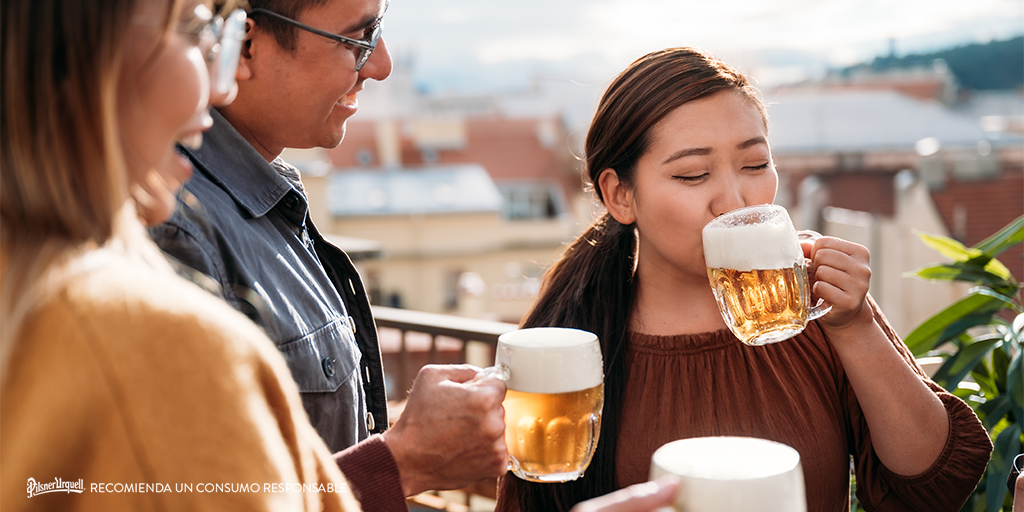 Si a ti también te parece que el mundo se para cuándo saboreas una Pilsner Urquell, sabes de lo que estamos hablando. 😋🍺 #PilsnerUrquell