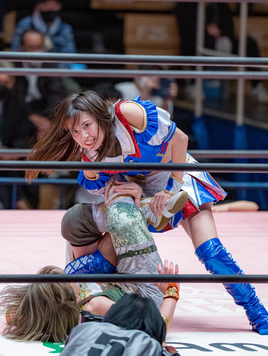 シュート S Tweet 荒井優希 選手 新技のサソリ固め 東京女子プロレス 22 1 4 後楽園ホール Tjpw Ske48 Trendsmap シュート S Tweet 荒井優希 選手 新技のサソリ固め 東京女子プロレス 22 1 4 後楽園ホール Tjpw Ske48 Trendsmap