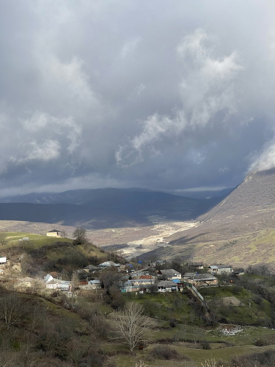 MirzayevAyaz's tweet photo. You will feel more at peace in a #village. You will #discover a great deal about yourself in a village. Make the #world your village. l began to do it a long time ago.
#NatureBeauty #Agsu #Azerbaijan🇦🇿 https://t.co/Wn4xnkYdoo
