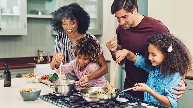 JoziWan's tweet photo. Cooking is all about people. Food is maybe the only universal thing that really has the power to bring everyone together. No matter what culture, everywhere around the world, people get together to eat. https://t.co/9dbH1Uy9Ip
