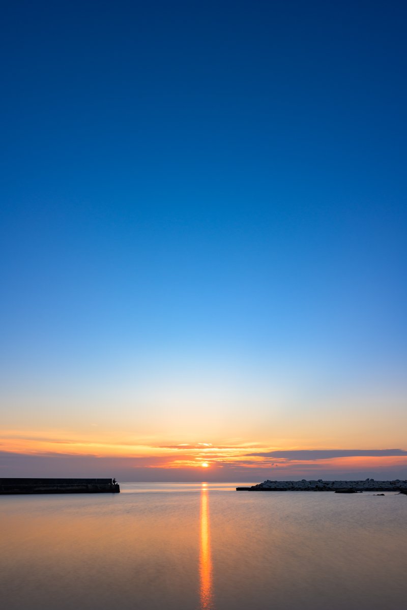 神奈川県・葉山『諏訪海岸』 Simple is Beautiful⛅️ 何もないからこそ、美しさが際立ちますね😎