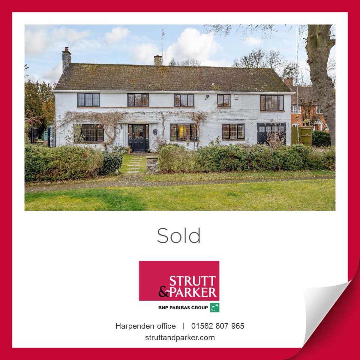 struttsharp's tweet image. We are counting down the twelve days of Christmas with our favourite sales of the year. This beautifully presented home was situated in a superb and rarely available location overlooking #Harpenden's lovely  #Rothamsted Park : tinyurl.com/yamgygda