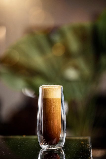 “ ESPRESSO ANTIGUA “

.Colonial Rum 
.Espresso coffee from Antigua Guatemala 
.Cold brew spiced coffee 
.Pedro Ximenez Sherry 
.Maple and cinnamon syrup 
.Grated coffee bean .

.Creamy,aromatic ,unctuous,nice combination between vanilla,cinnamon,prune ,PX, coffee and rum .