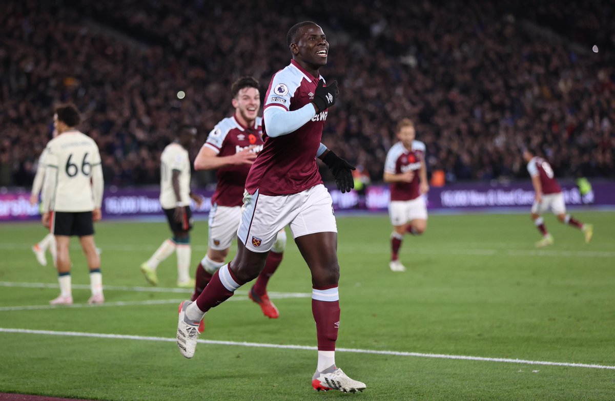 Premier League tweet media