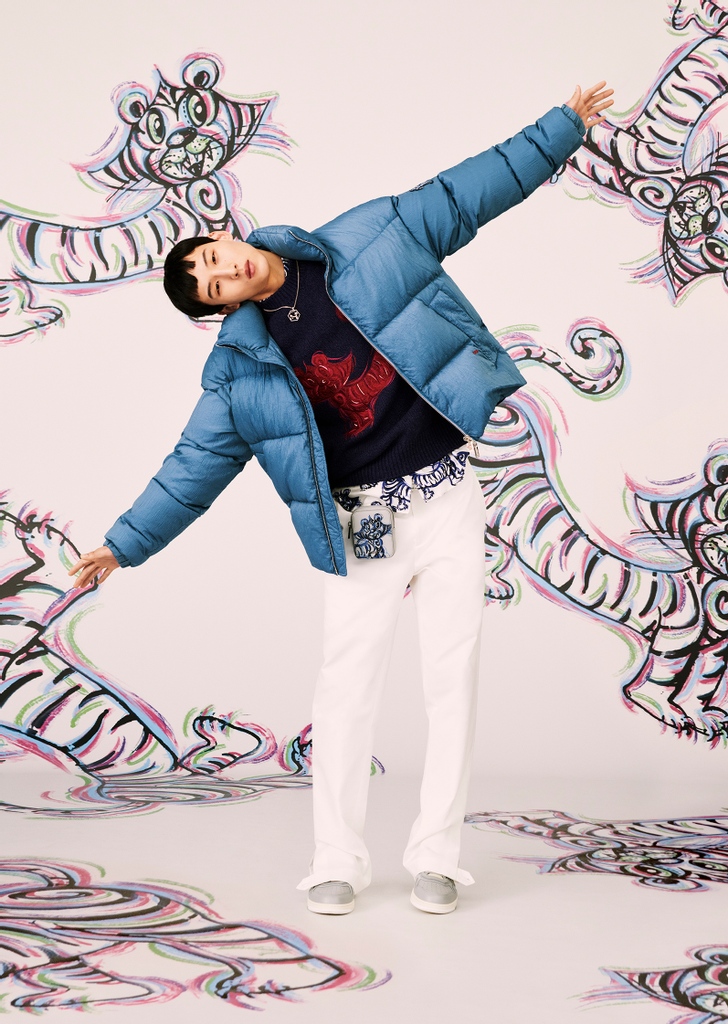 Dior's tweet photo. Celebrate the Lunar New Year with the dedicated #DiorSpring22 capsule https://t.co/6PoHVpaxg7 by Kim Jones in collaboration with Kenny Scharf, with clothing and accessories featuring the artist's amusing tiger motifs, in tribute to the year's zodiac animal.
© Brett Lloyd https://t.co/ajiNtFwlZp