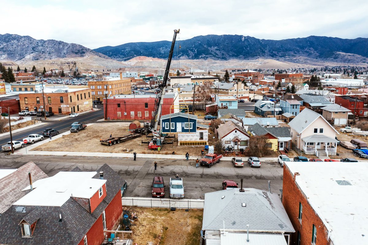 “Offsight is a critical part of our modular manufacturing startup’s success." Hannah Van Wetter, CEO and Founder, Foothold