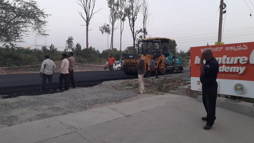 Thank you ⁦<a href="/CMofKarnataka/">CM of Karnataka</a>⁩  ⁦@csogok⁩ ⁦@BBMPCOMM⁩ ⁦<a href="/rk_misra/">RK Misra</a>⁩ - midst of all the despair with the #thirdwave #omicron &amp; #schools moving back online, happy to see #SH35 road being rebuilt. ⁦<a href="/InventureK12/">Inventure Academy</a>⁩ ⁦<a href="/Greenwood_High/">Greenwood High</a>⁩ ⁦<a href="/indusschools/">Indus International</a>⁩