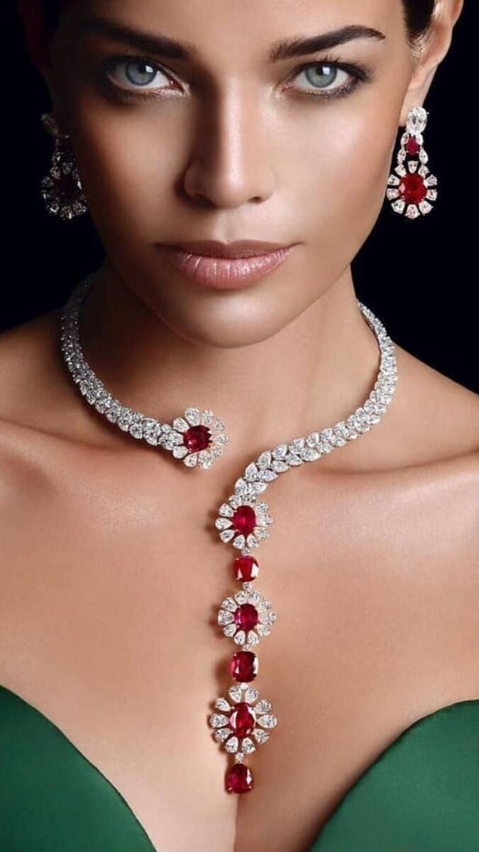 saint_marche's tweet photo. #RubyRed #hautejoaillerie #ChristinaSaintMarché #SelectiveStyless for #hautecouture https://t.co/LNtAFpH9ze
