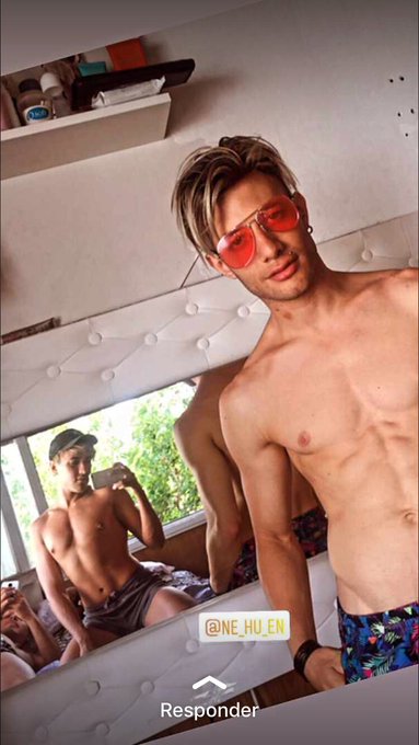 4 pic. Amores mi video XXX Nuevo mirenlo:

https://t.co/CUhMFKw3yT

con @xparodisx  Espero les guste