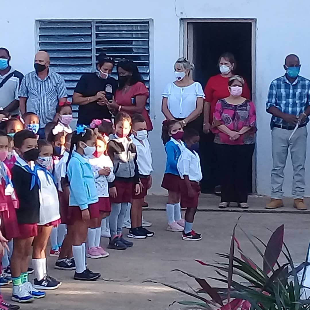 DireccionSierra's tweet photo. #EducadoresCubiteños  acto municipal por el inicio de Curso Escolar se realiza en el Seminternado José Martí Sierra de Cubitas Seminte #Camaguey #CubaMined https://t.co/km6T40pd5u