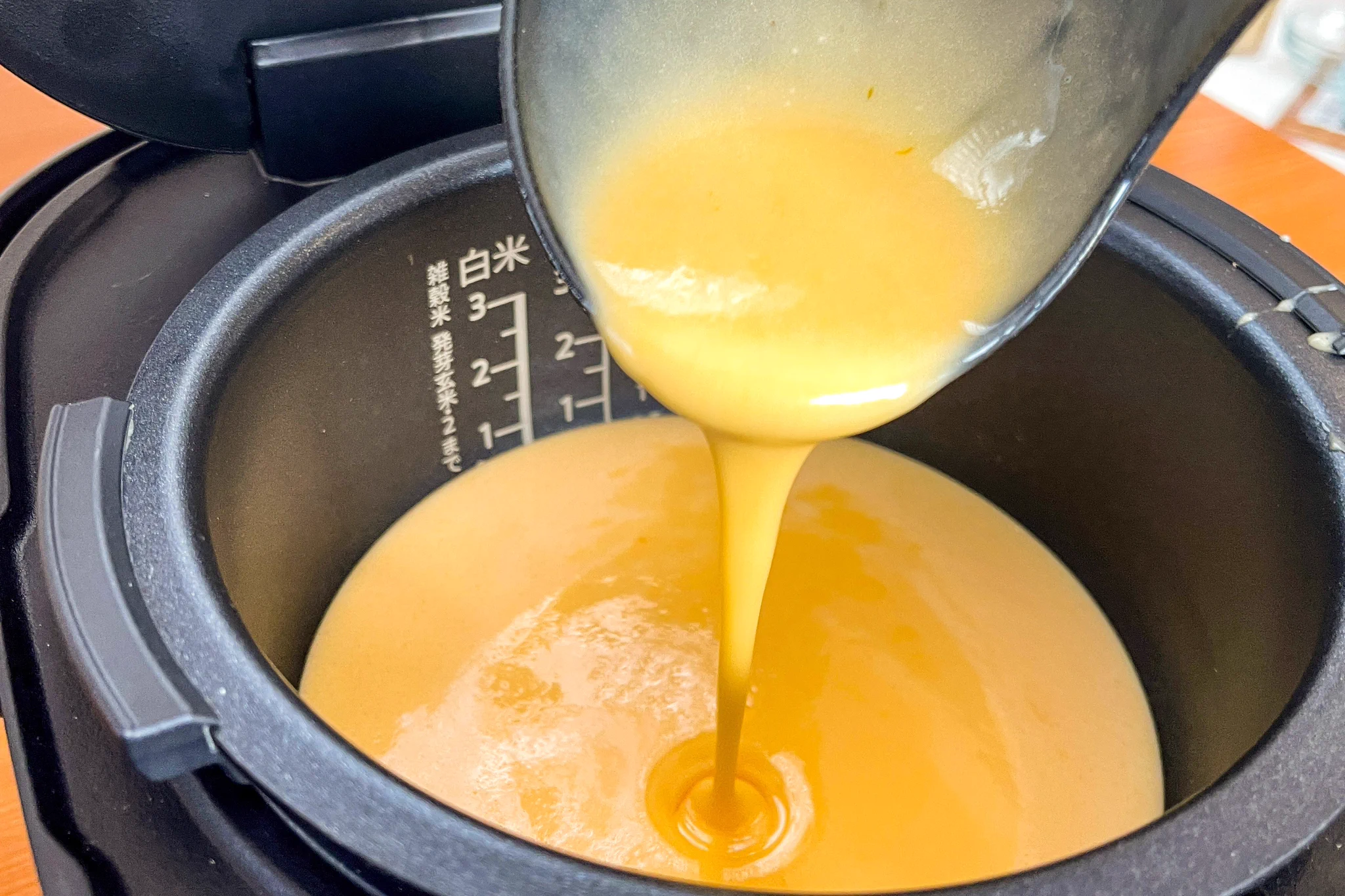 炊飯器のスイッチ1つで作れる！「炊飯ジャー台湾カステラ」