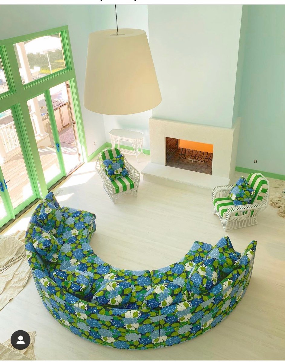 elledanielinc's tweet photo. Gobsmacked by this fresh, glorious space by @patrickmele!
#patrickmele #hamptons #greendecor #floralsofa #homedecor #uniquehomedecor #interiordesign https://t.co/THluQRDfam