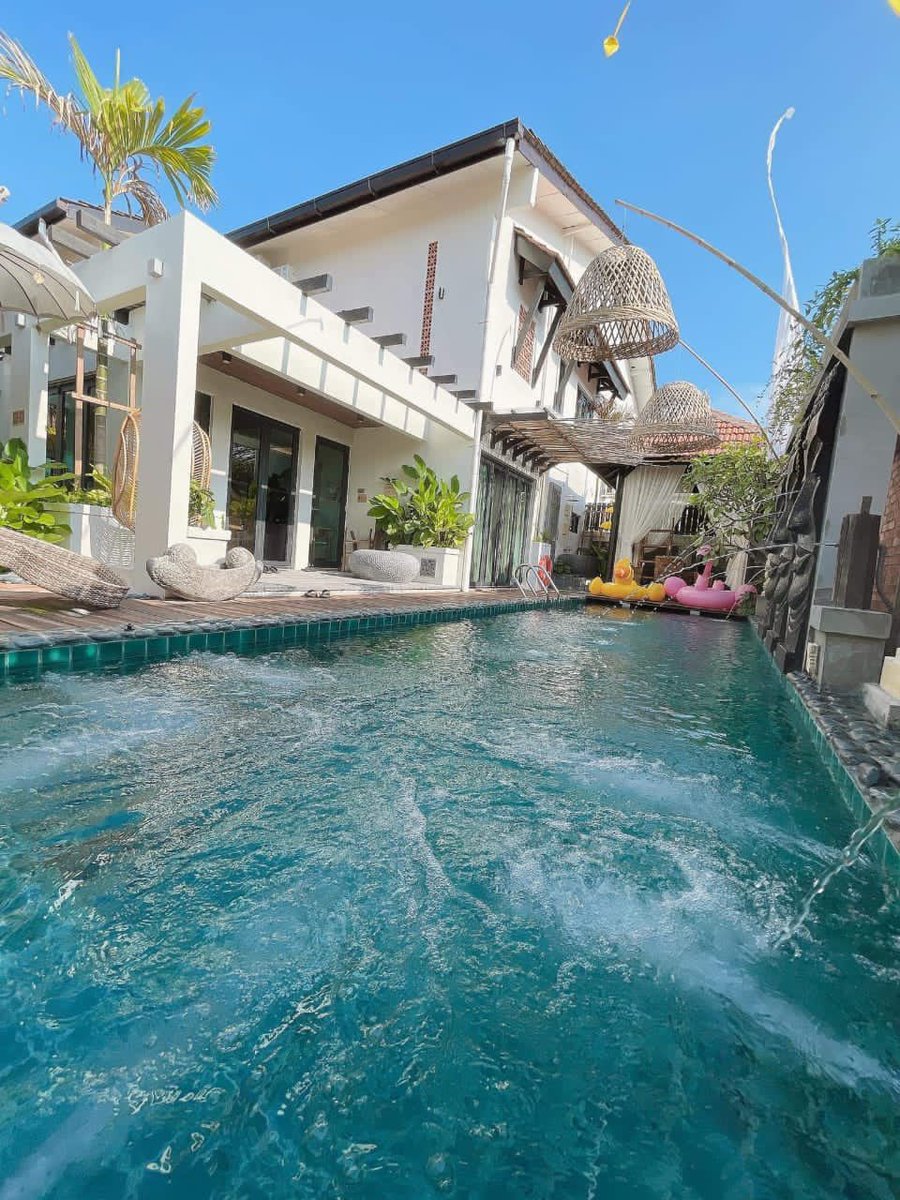 iwanqais's tweet photo. Nice giler villa ni. Nanti sampai Melaka korang boleh stay sini. The Kembali Luxury Villa. Memang konsep villa dia mcm feeling kat Bali. 🍃 https://t.co/Zzcp678bVs