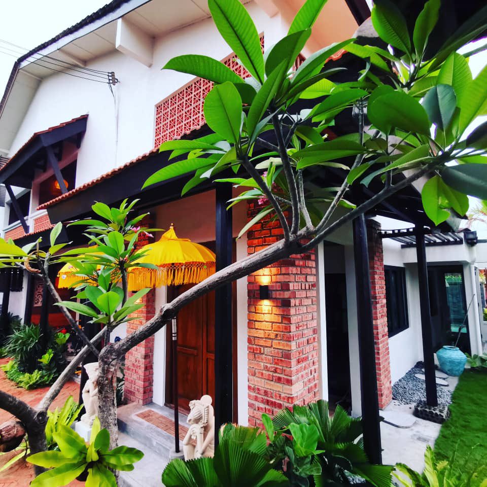 iwanqais's tweet photo. Nice giler villa ni. Nanti sampai Melaka korang boleh stay sini. The Kembali Luxury Villa. Memang konsep villa dia mcm feeling kat Bali. 🍃 https://t.co/Zzcp678bVs